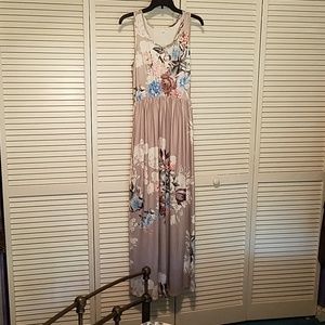 Short sleeved maxi dress